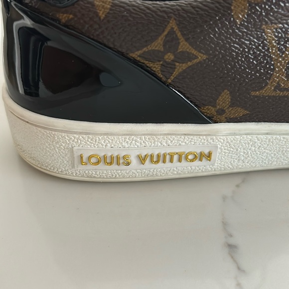 💕SOLD💕Authentic Louis Vuitton FrontRow Sneakers - Picture 6 of 6